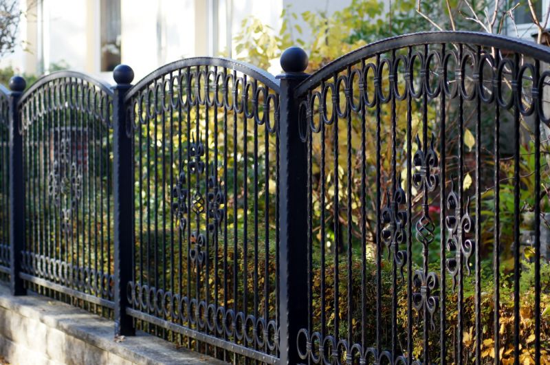 Metal Fence Construction in Pearland, TX